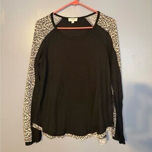 Umgee Black & Leopard Print Long Sleeve Top – Size Small